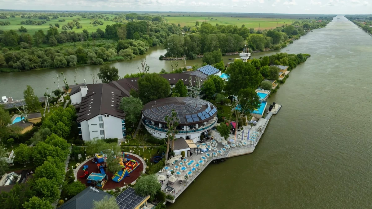 Hotel Lebăda Luxury Resort & Spa -2015